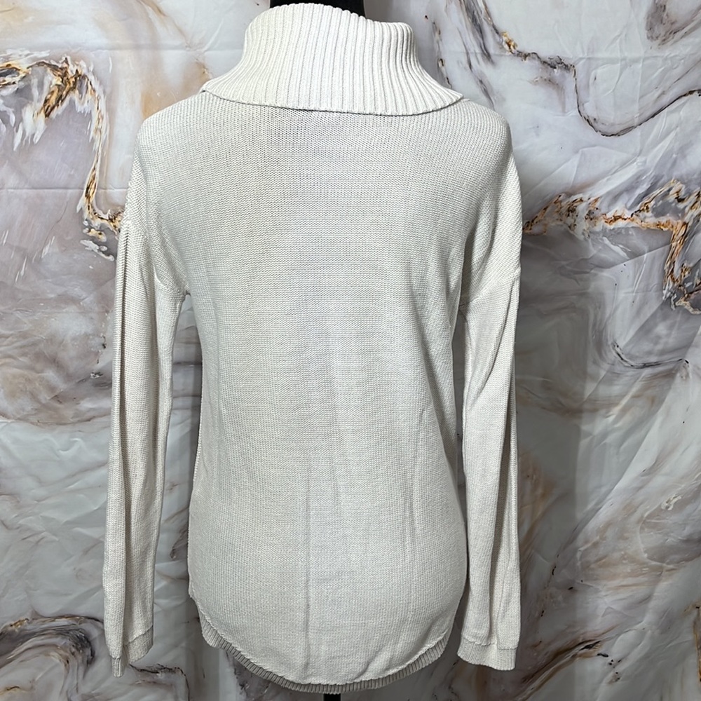 Banana Republic Turtle Neck Cable Knit Sweater Long Sleeve Cream SZ S - Picture 4 of 11